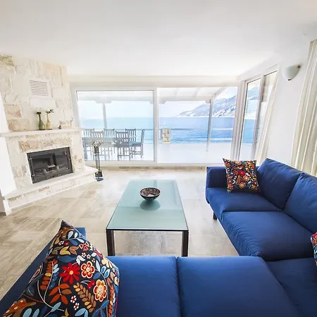 Deniz Villa *